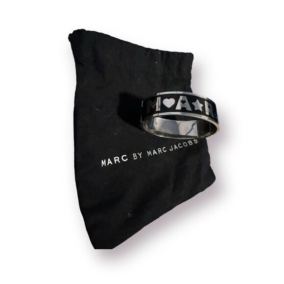 Marc Jacobs 'Mini Charms' Icon Hinged Bracelet - Picture 3 of 7